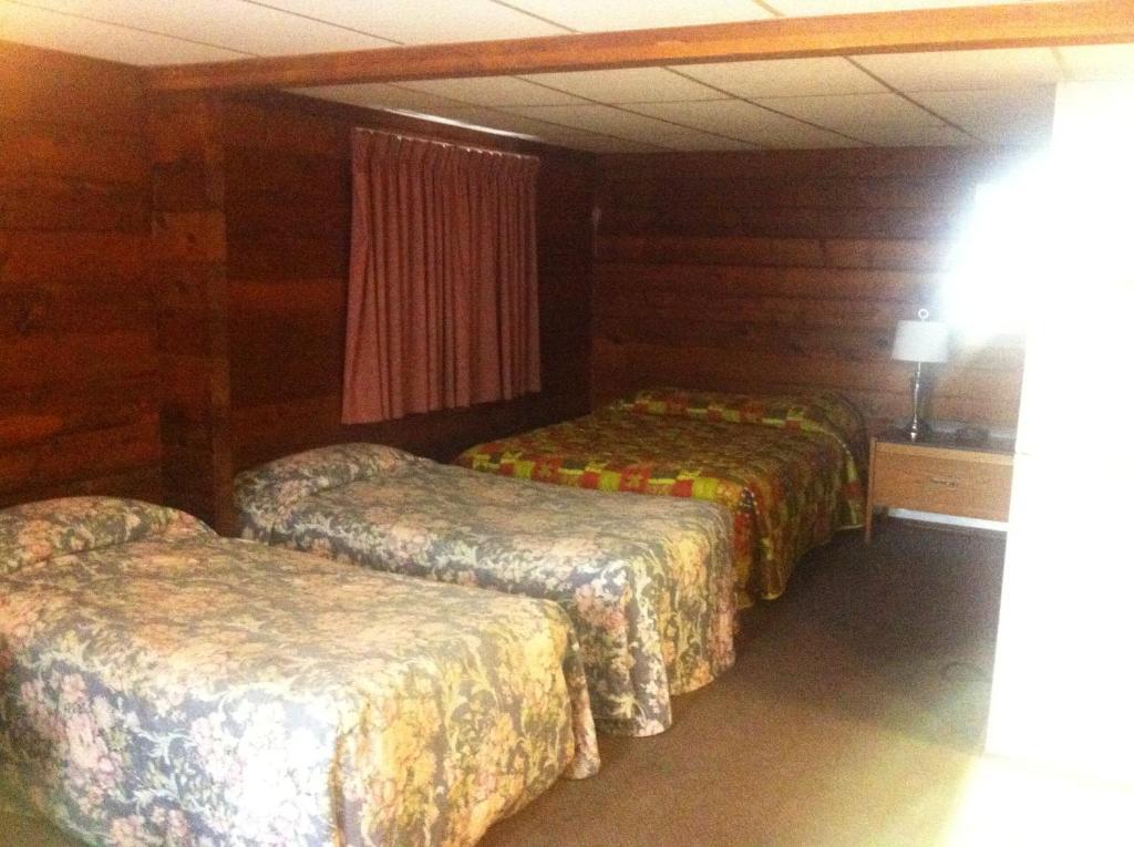 Raccoon Lodge Motel Сілван-Лейк Номер фото